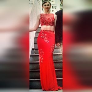 2 Piece Gorgeous Red Prom Dress Size 0 and Accessories